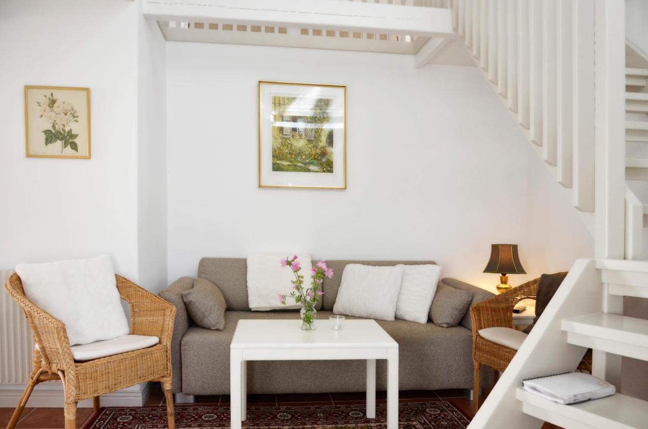 Torsborgs Gard Bed & Breakfast Simrishamn Exterior photo
